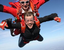 Saut Parachute en Tandem près de Montargis Saut Parachute en Tandem près de Montargis