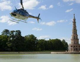 Baptême en Hélicoptère près de Tours - Les Châteaux de la Loire Baptême en Hélicoptère près de Tours - Les Châteaux de la Loire