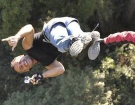Saut à l'Elastique au Viaduc de Banne en Ardèche Saut à l'Elastique au Viaduc de Banne en Ardèche