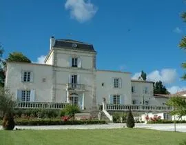 Week-end en Amoureux au Château de Lantic près de Bordeaux Week-end en Amoureux au Château de Lantic près de Bordeaux