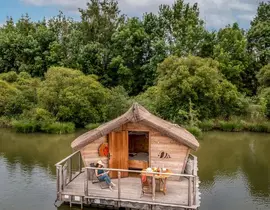 Nuit en Cabane sur l'Eau près de Poitiers Nuit en Cabane sur l'Eau près de Poitiers
