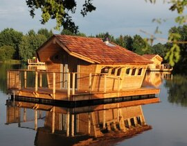 Nuit en Cabane sur l'Eau près de Poitiers Nuit en Cabane sur l'Eau près de Poitiers