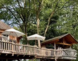Nuit en Cabane Perchée avec Spa près de Bergerac Nuit en Cabane Perchée avec Spa près de Bergerac
