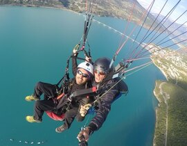 Baptême en Parapente à Savines le Lac - Serre-Ponçon Baptême en Parapente à Savines le Lac - Serre-Ponçon