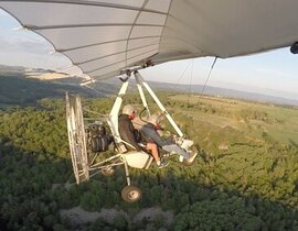 Initiation au Pilotage d'ULM Pendulaire à Saint-Flour Initiation au Pilotage d'ULM Pendulaire à Saint-Flour