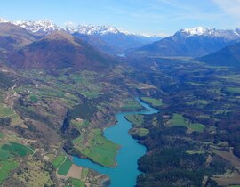 Vol en Hélicoptère près de Grenoble - Les Grands lacs de L'Isère Vol en Hélicoptère près de Grenoble - Les Grands lacs de L'Isère