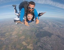 Saut en Parachute Tandem à Blois Saut en Parachute Tandem à Blois