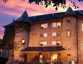 Nuit dans un Château à Challes-les-Eaux Nuit dans un Château à Challes-les-Eaux