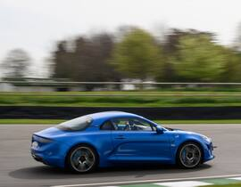 Baptême en Alpine A110 - Circuit d'Issoire Baptême en Alpine A110 - Circuit d'Issoire
