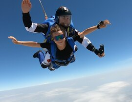 Saut en Parachute Tandem à Soulac-sur-Mer Saut en Parachute Tandem à Soulac-sur-Mer