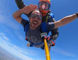 Saut en Parachute Tandem au Mans Saut en Parachute Tandem au Mans