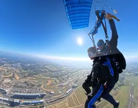 Saut en Parachute Tandem au Mans Saut en Parachute Tandem au Mans