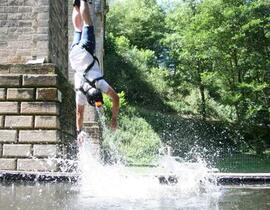 Saut à l’Élastique avec touché d'eau près de Charleville-Mézières Saut à l’Élastique avec touché d'eau près de Charleville-Mézières