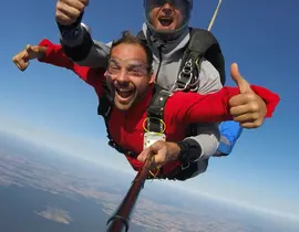 Saut en Parachute Tandem près de Versailles Saut en Parachute Tandem près de Versailles