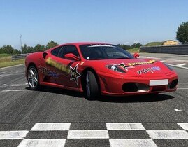 Stage Enfant en Ferrari F430 à Fontenay-le-Comte Stage Enfant en Ferrari F430 à Fontenay-le-Comte
