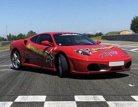 Stage Enfant en Ferrari F430 à Nantes Stage Enfant en Ferrari F430 à Nantes