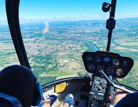 Baptême en Hélicoptère près de Lyon Baptême en Hélicoptère près de Lyon