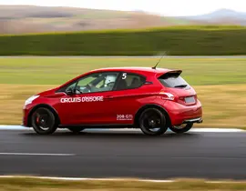 Stage de Pilotage en Peugeot 208 - Circuit d'Issoire Stage de Pilotage en Peugeot 208 - Circuit d'Issoire
