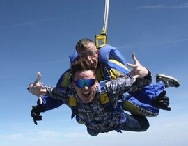 Saut en Parachute Tandem près de Laon Saut en Parachute Tandem près de Laon