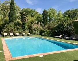 Week-end en Amoureux près d'Avignon Week-end en Amoureux près d'Avignon