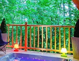 Cabane dans les Arbres avec Spa près de Brive-la-Gaillarde Cabane dans les Arbres avec Spa près de Brive-la-Gaillarde