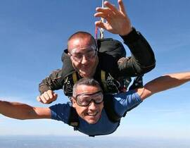 Saut en Parachute Tandem à Vichy Saut en Parachute Tandem à Vichy