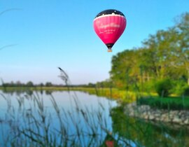 Vol en Montgolfière près de Lyon - Survol du Beaujolais Vol en Montgolfière près de Lyon - Survol du Beaujolais