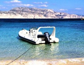 Balade en Bateau Privatisé dans les Calanques à Cassis Balade en Bateau Privatisé dans les Calanques à Cassis