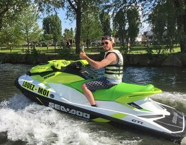 Randonnée en Jet Ski sur la Moselle près de Metz Randonnée en Jet Ski sur la Moselle près de Metz