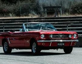 Pilotage d'une Voiture Sportive Mythique à Mulhouse