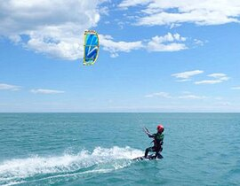 Stage de Kitesurf à Frontignan Stage de Kitesurf à Frontignan