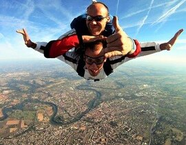 Saut en Parachute près d'Aurillac Saut en Parachute près d'Aurillac