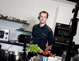 Cours de Cuisine Privé en Ligne avec un Chef Cours de Cuisine Privé en Ligne avec un Chef