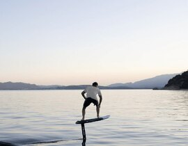 Initiation au Surf Electrique à Hyères - Presqu'île de Giens Initiation au Surf Electrique à Hyères - Presqu'île de Giens