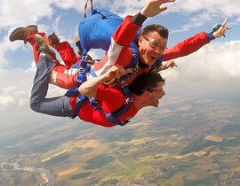Saut en Parachute Tandem à Dieppe Saut en Parachute Tandem à Dieppe