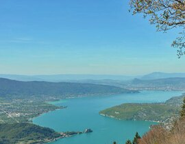 Baptême en ULM Autogire - Survol du Lac d'Annecy Baptême en ULM Autogire - Survol du Lac d'Annecy