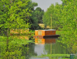 Nuit en Cabane Flottante Spa au cœur du Bourbonnais Nuit en Cabane Flottante Spa au cœur du Bourbonnais