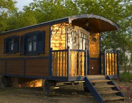 Nuit en Roulotte au cœur du Bourbonnais Nuit en Roulotte au cœur du Bourbonnais