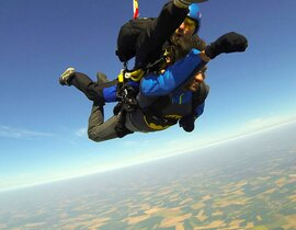 Week-end Saut en Parachute Tandem à Compiègne Week-end Saut en Parachute Tandem à Compiègne