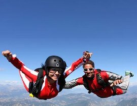 Saut d'Initiation en Parachute près d'Aix-en-Provence Saut d'Initiation en Parachute près d'Aix-en-Provence