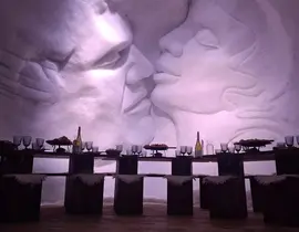 Dîner dans un Igloo à Val Thorens Dîner dans un Igloo à Val Thorens