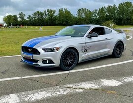 Stage Enfant en Ford Mustang près d'Orléans Stage Enfant en Ford Mustang près d'Orléans
