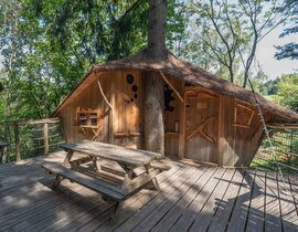 Nuit Insolite en Cabane Familiale dans les Monts d'Ardèche Nuit Insolite en Cabane Familiale dans les Monts d'Ardèche