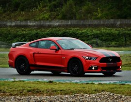 Stage en Ford Mustang V8 - Circuit de Château-Gaillard Stage en Ford Mustang V8 - Circuit de Château-Gaillard