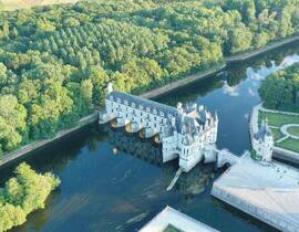 Visite des Châteaux de Chambord et Chenonceau avec Déjeuner Visite des Châteaux de Chambord et Chenonceau avec Déjeuner