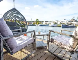 Nuit Insolite en House Boat à L'Isle-Adam  Nuit Insolite en House Boat à L'Isle-Adam