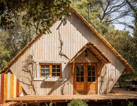 Nuit Insolite en Cabane près d'Aix-en-Provence Nuit Insolite en Cabane près d'Aix-en-Provence