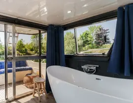 Nuit Insolite sur un Bateau près de Giverny Nuit Insolite sur un Bateau près de Giverny