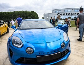Stage de Pilotage Enfant en Alpine A110S près de Rennes Stage de Pilotage Enfant en Alpine A110S près de Rennes