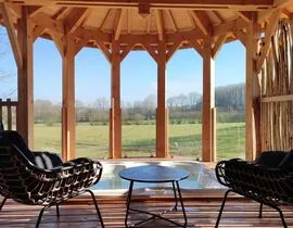 Nuit en Cabane Perchée avec Spa près de Loudéac